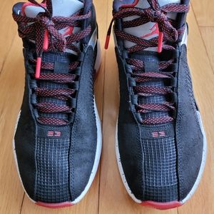 Nike Jordan air zoom black and red big kids sneakers Size 6Y